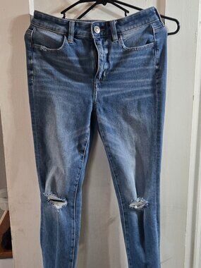 American Eagle Distressed Skinny Jeans - Medium Wash - Size 6